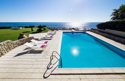 Eastern Sicily Villa | Villa in Fontane Bianche with 6 bedrooms sleeps 12