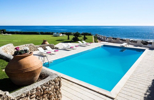 Eastern Sicily Villa | Villa in Fontane Bianche with 6 bedrooms sleeps 12