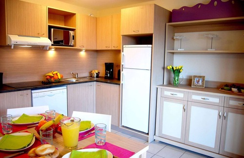 Saint-Cyprien Plage Apartment | Villa in France with Garden and Terrace
