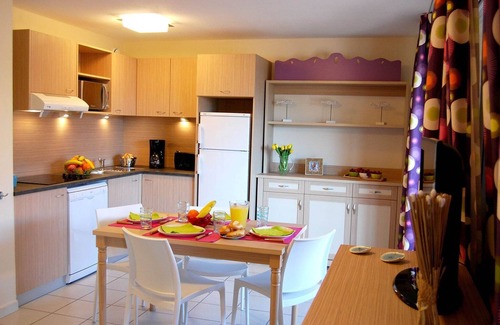 Saint-Cyprien Plage Apartment | Villa in France with Garden and Terrace