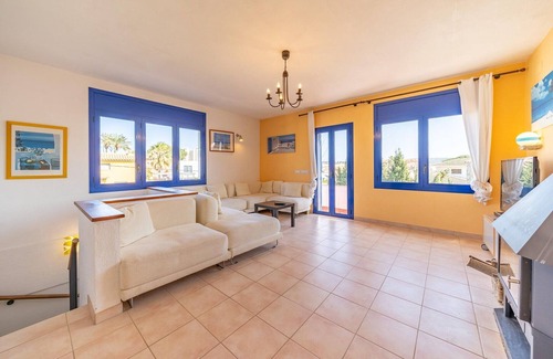 L'Escala Villa | Villa in L'Escala near Platja de Riells Beach