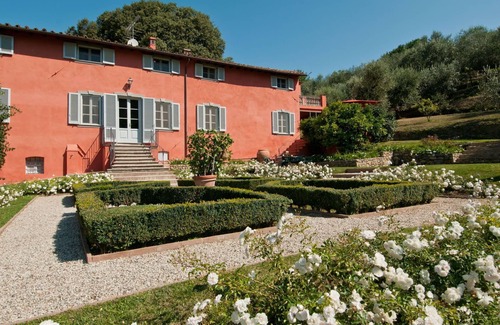Lucca Villa | Villa in Querce with 4 bedrooms sleeps 8