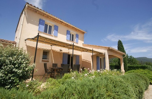 Aups Villa | Villa in small domain with pool and tenniscourt