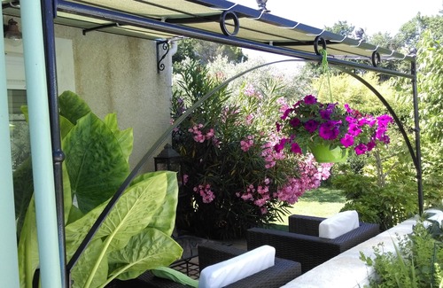 Pierrevert Villa | villa in the Luberon Park