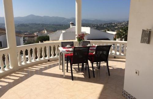 Alcaucin House | Villa in Viñuela with Private Pool & Views