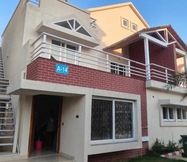 Vrindavan Villa | Villa in Vrindavan, Hare Krishna M (ISKCON) campus