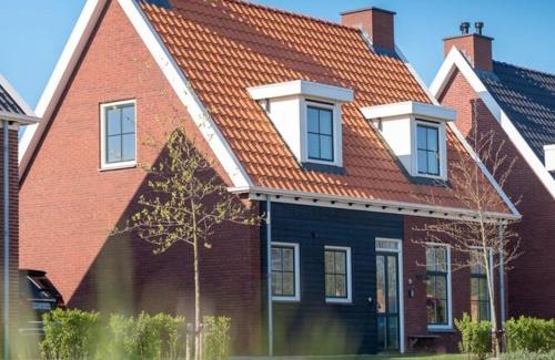 Colijnsplaat House | Villa in Zeeland with Outdoor Jacuzzi