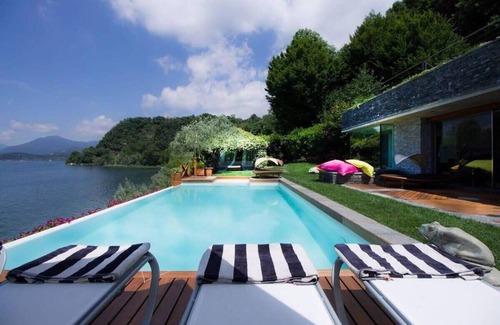 Ispra Villa | Villa Ispra Summary: