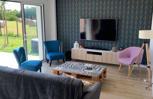 Jard-sur-Mer Villa | Villa jard sur mer, 1km from the beach swimming pool and spa from june to september