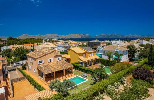 es Bacares Villa | Villa Joana Barcares for 10 with swimming pool