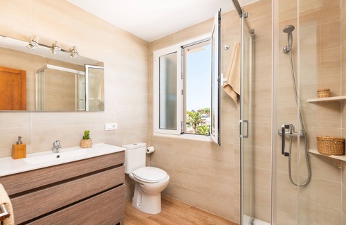 Cala'n Bosch Ski Chalet | VILLA JUANEDA !! WITH IDEAL POOL FOR FAMILIES VERY CLOSE TO THE SEA