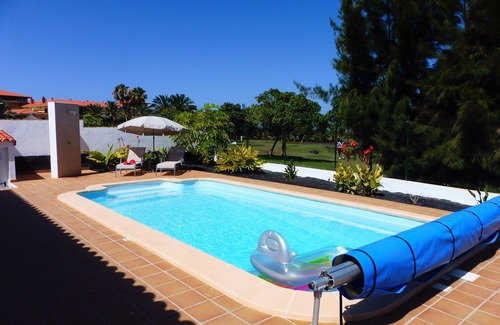 Caleta de Fuste Villa | Villa Julaga. 1st line to the golf course
