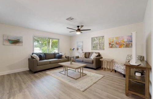 South Pinellas Community Council House | Villa Kailāsa - Pool, 6min drive to the Beach