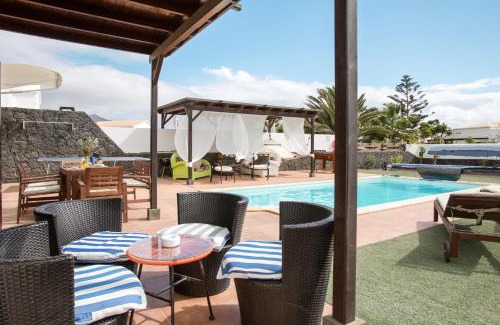 Playa Blanca Ski Chalet | Villa Kodotoma