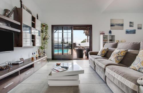 Playa Blanca Ski Chalet | Villa Kodotoma