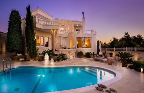 Skotino Villa | Villa Kokalis Resort 1 with swimming pool, spectacular water parks, golf, tennis