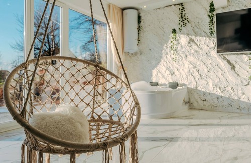 East Sarajevo Villa | Villa La Bocca with Jacuzzi Spa Pool - Luxury Villa with Jacuzzi