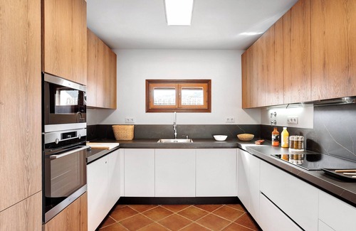 San Ambrosio House | Villa la Luna with Pool, Terrace, Garden & Wi-Fi