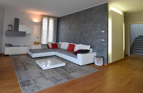 Brezzo di Bedero Villa | Villa Lago Maggiore private pool and access to the beach