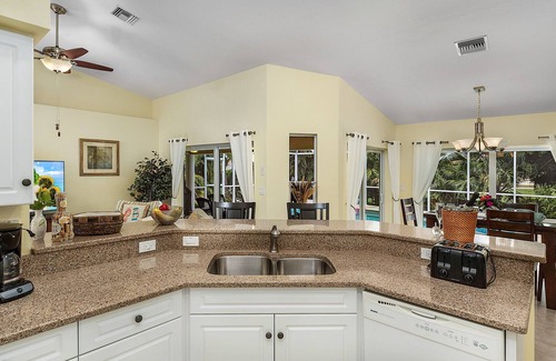 Burnt Store Villa | Villa Lahaina - Your perfect Getaway in Paradise!
