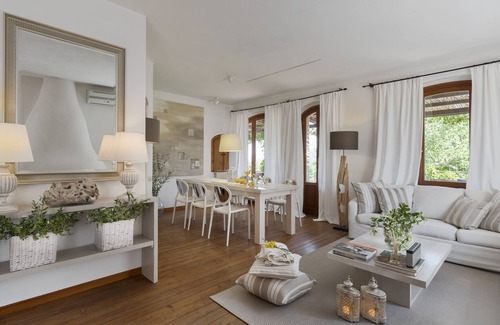Todi Villa | Villa L’Arco.Luxury Air-Conditioned.Pool with Whirlpool area.Wi-Fi.Near Tuscany
