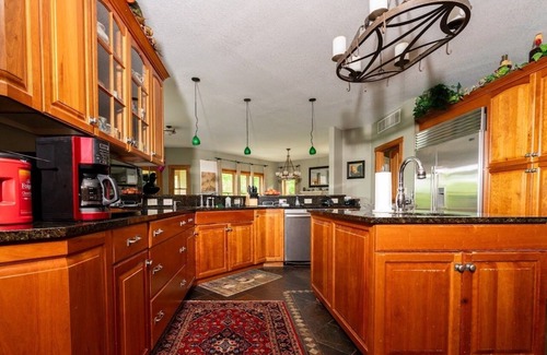 Rochester House | Villa LaRhea