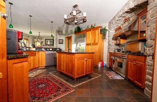 Rochester House | Villa LaRhea