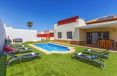 Caleta de Fuste Villa | Villa Laurita - Three Bedroom Villa, Sleeps 6