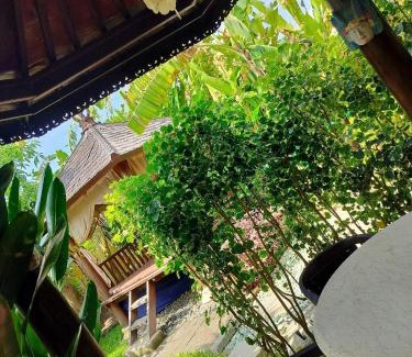 Batubelig Bed & Breakfast | Villa Layang Bulan a homey guesthouse for men near the beach in North Kuta