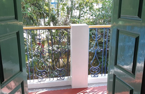Bommayapalayam Villa | Villa Le Bonheur, a friendly spacious, gated and fenced house, good vibes. A b