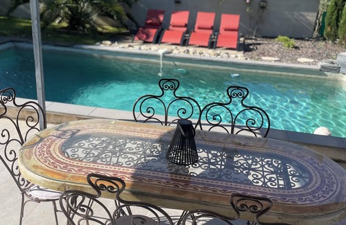 Merindol Villa | villa le luberon in provence