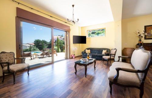 Tsikalaria House | Villa Leon