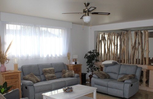 Hourtin Villa | Villa Les Glycines, Hourtin, 7 bedrooms, swimming pool.