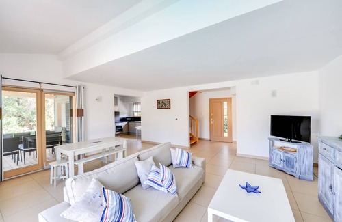 Figari Villa | Villa 'Les Oliviers' with private pool closed to beach and mountain