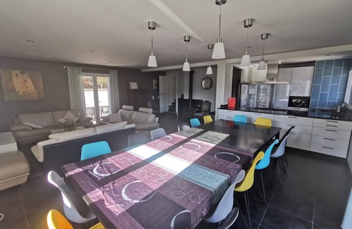 Allemagne-en-Provence Villa | "Villa Limounie" with Heated Pool and Private Bathrooms in Every Room