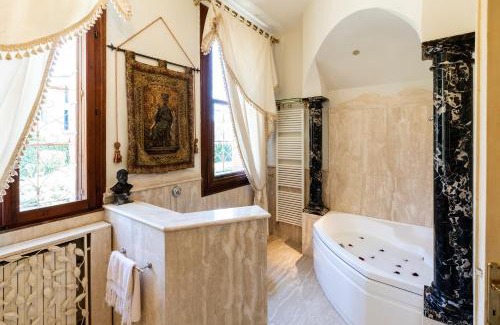 Mira Apartment | Villa Liberty Venezia -Jacuzzi and Gardens- Dimora Storica a soli 20km da Venezia