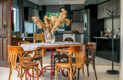 Petaloudes Villa | Villa Lilienne - Tranquil Escape with Private Garden & Balcony