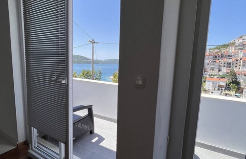 Neum Apartment | Villa Ljiljana - Two Bedroom Apartment with Terrace and Sea View A2