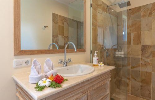 Dencarik Villa | Villa Lotus Dencarik