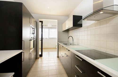 Playa Blanca House | Villa Luna with Mountain View, Pool, Terrace and Wi-Fi