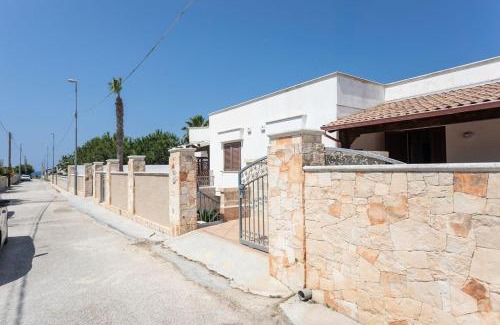 Posto Rosso House | Villa Michela Sofia - Salento Reservation