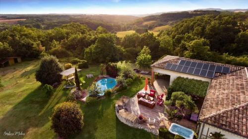 Castelnau-de-Montmiral Villa | Villa Magarre Climatisée, Piscine Chauffée, Spa, dans un Cadre Naturel Envoûtant