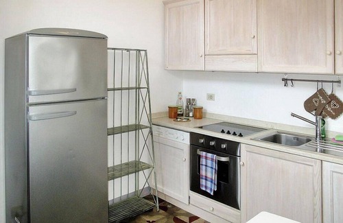 Finalborgo House | Villa Malvina G: A welcoming apartment that is part of an ancient historic building, with Free WI-FI.