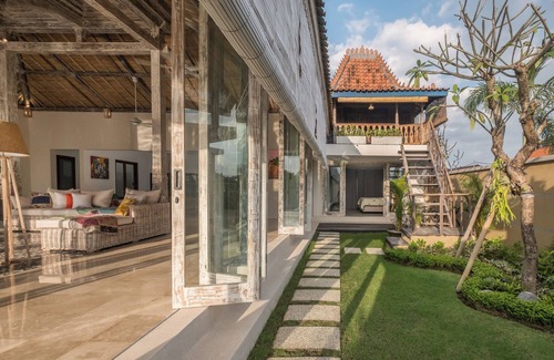 Berawa Villa | Villa Manggala | Tropical 3BR Private Pool Villa near Berawa Beach