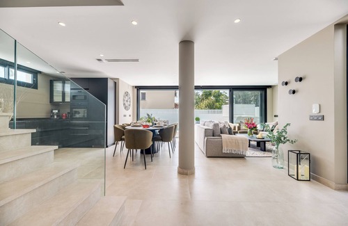 Urbanizacion Marbessa Villa | Villa Marbesa White Pearl