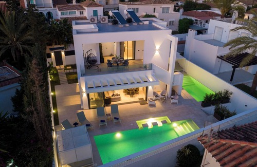 Urbanizacion Marbessa Villa | Villa Marbesa White Pearl