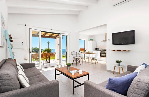Cap d'Artrutx Villa | Villa Marctina by Villa Plus
