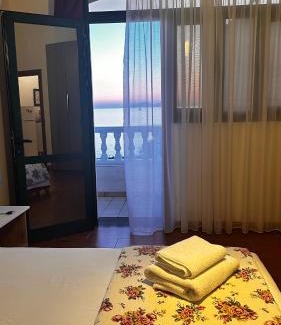 Vlore House | Villa Mare - for families & groups