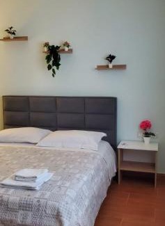 Vlore House | Villa Mare - for families & groups