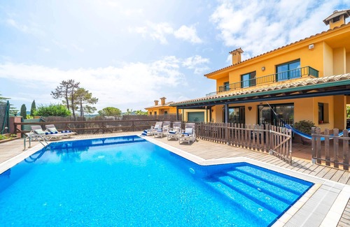 Condado del Jaruco Villa | Villa Margot Lux, ideal for families, swimming pool & Aircon
